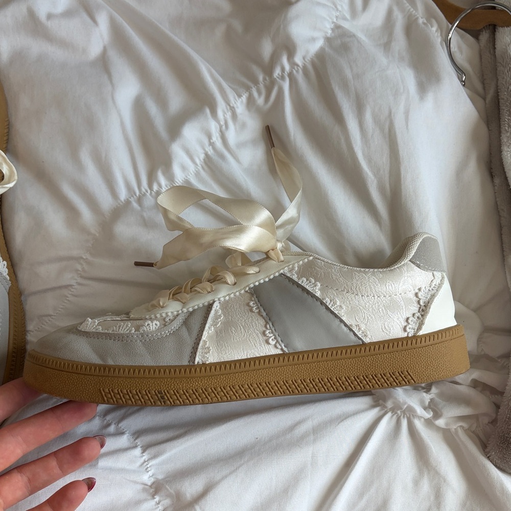Shein Cream Lace Detail Sneakers View 2